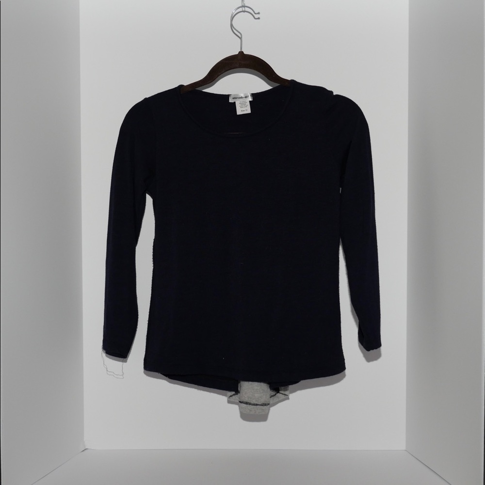 Area code 407 navy blue and grey top, size 12 girls